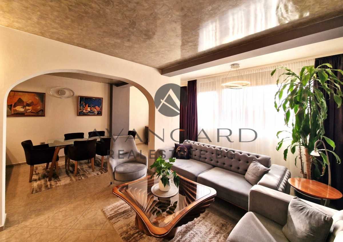 Продава се Тристаен апартамент в Пловдив, Тракия - 118 кв.м за 1864 €/кв.м - Снимка #1