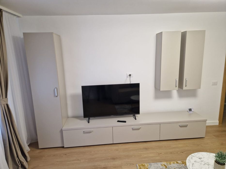 Proprietar,Închiriez apartament cu 2 camere,decoamandat