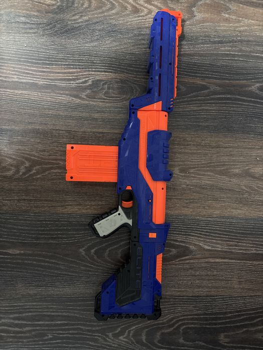 Vând nerf  delta trooper