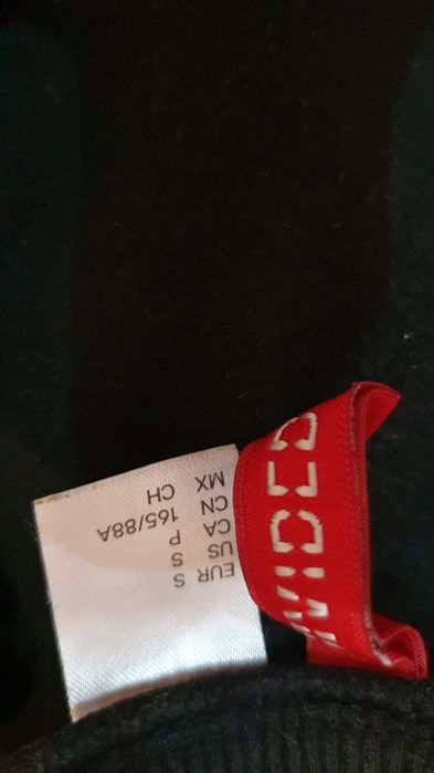 Blugi Tommy Hilfiger+bluza H&M, ambele la doar 45 lei