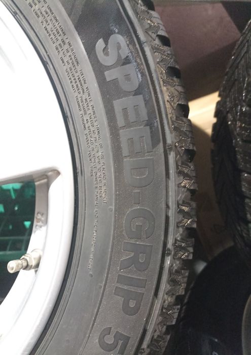 Нови Зимни гуми 195 65 15 с джанти