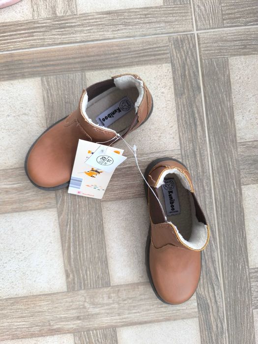 Чисто нови боти за момче