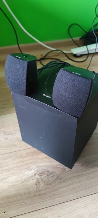 Sistem audio Labtec 2.1 Super Bass. in stare f buna. Se aude exc