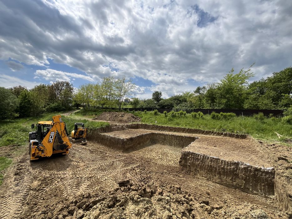 Inchiriez buldoexcavator miniecavator bobcat