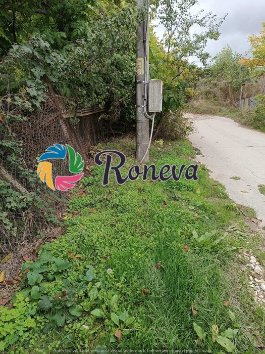 Парцел с ток,вода и кладенец