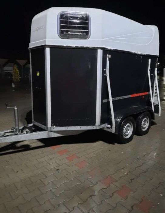 Remorca de tarnsport animale .