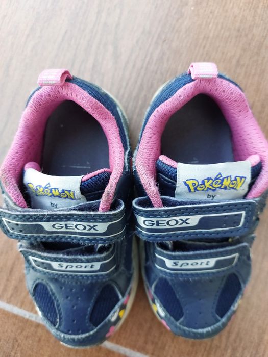 Adidasi Geox 24 cu leduri Pokemon