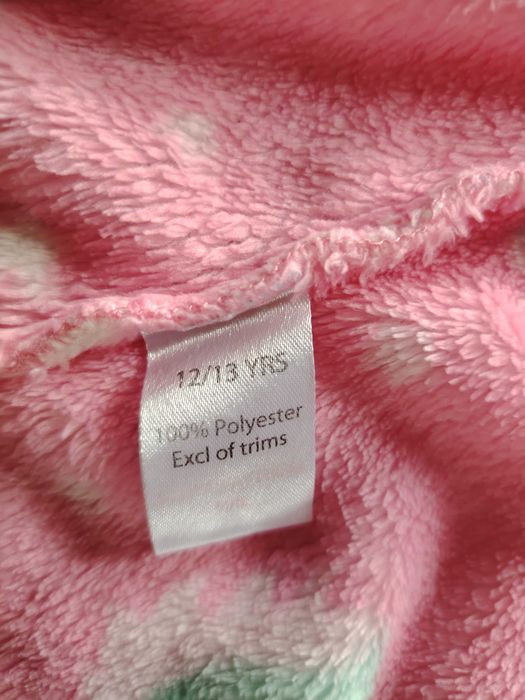 Продавам детски халати за баня