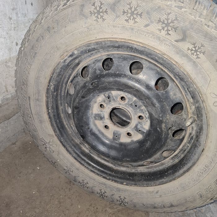 205/65/15 2пакрышки с дисками