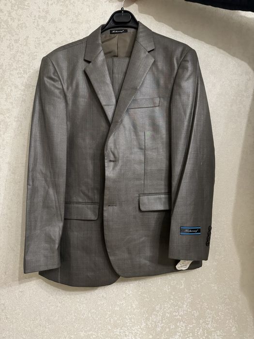 Продам новый костюм мужской