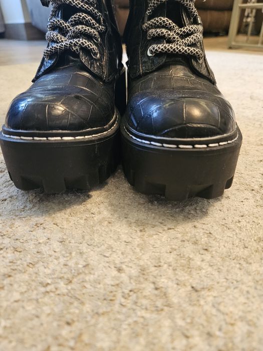 Ghete pana la glezna, Zara negre, marimea 39. Produs nou cu eticheta.