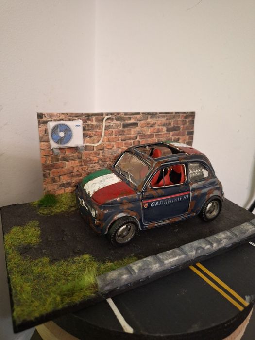 Diorama auto Fiat 500 carbinierii