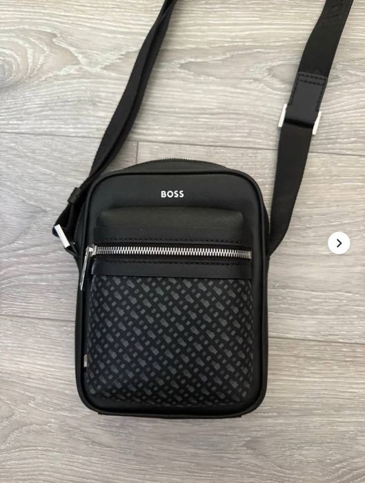 Скидка Сумки через плечо Lacoste Calvin Klein Prada Armani Exchange