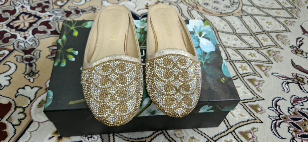 Отдам за шоколадку  Тапочки женские Аёллар  тапочкаси шоколад эвазига