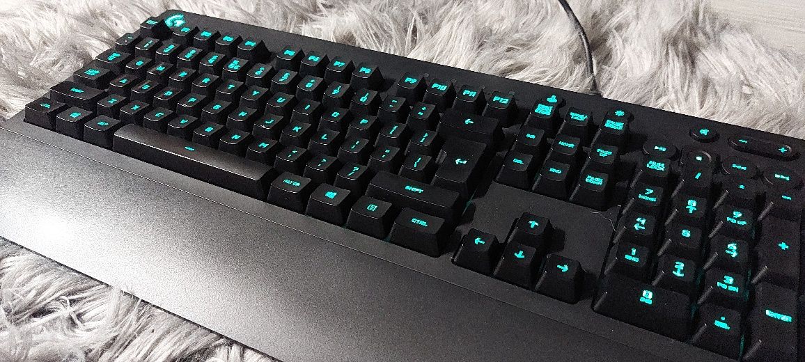 Tastatura mechanica logitech G213