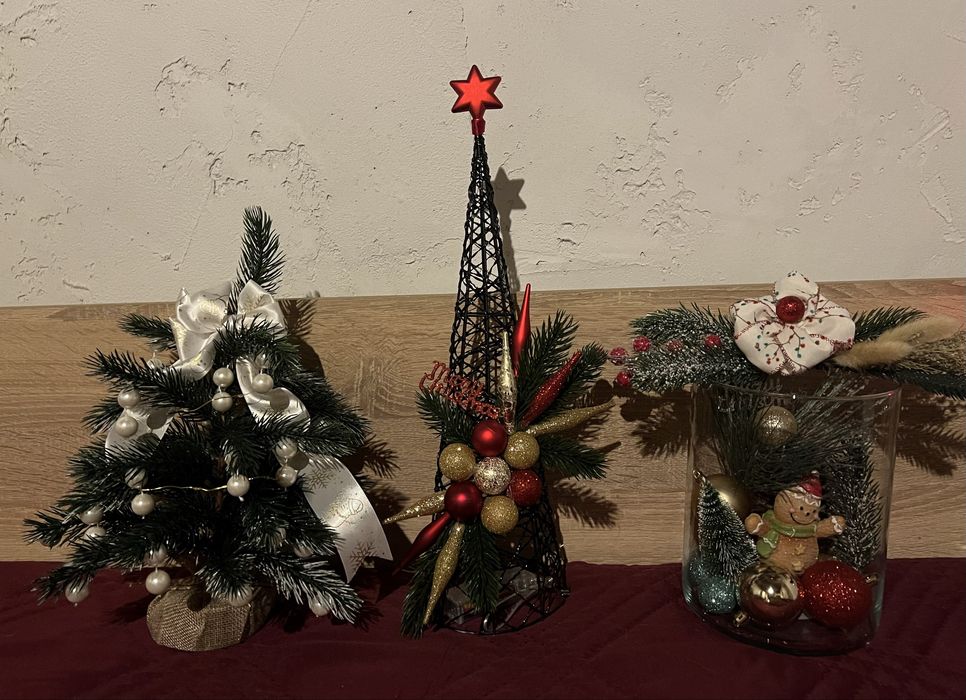 Коледни украси и аранжировки