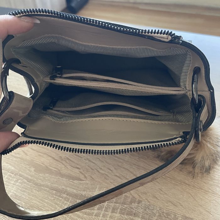 Дамска бежова чанта