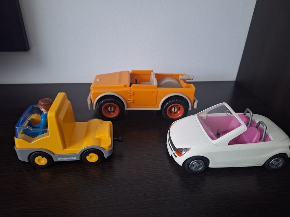 Lot mașinuțe Schleich și Playmobil.