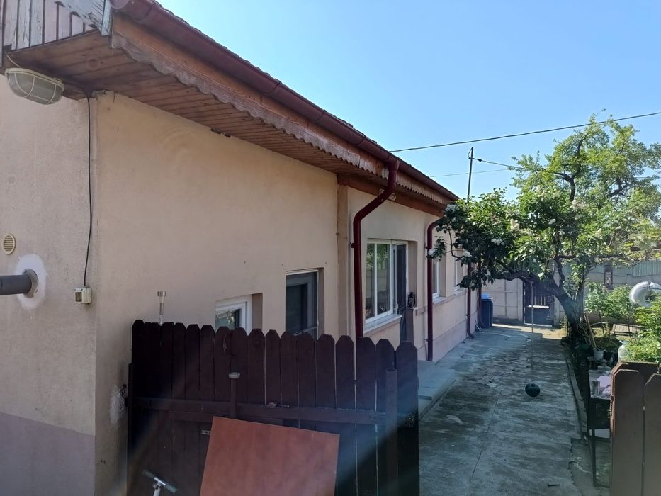 Casa cu 3 camere ,bucătărie ,baie 70 m utili la 8 KM  de Selgros Craio