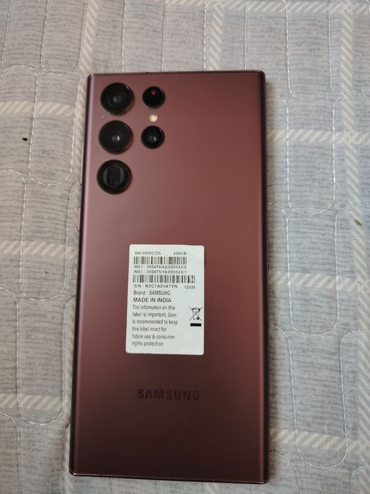 Продам Самсунг S 22 Ультра в Идеальном Состояние Месте Часами и Наушни