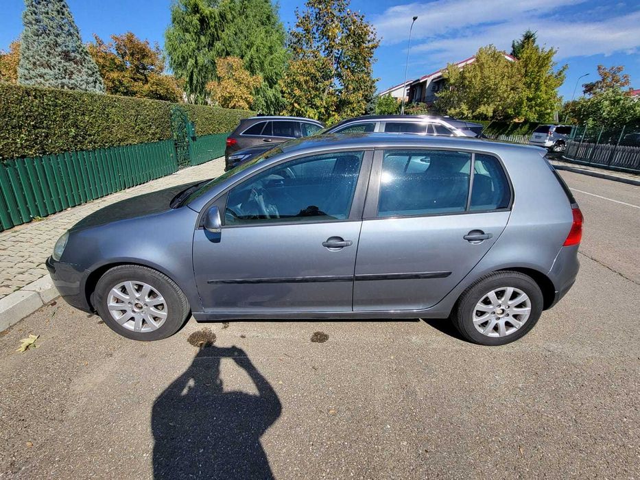 Vând autoturism  VW GOLF 5
