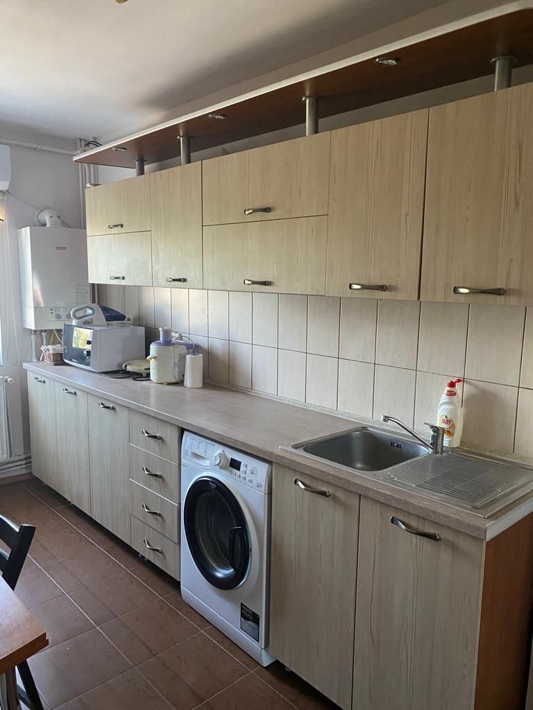 Închiriez apartament 2 camere