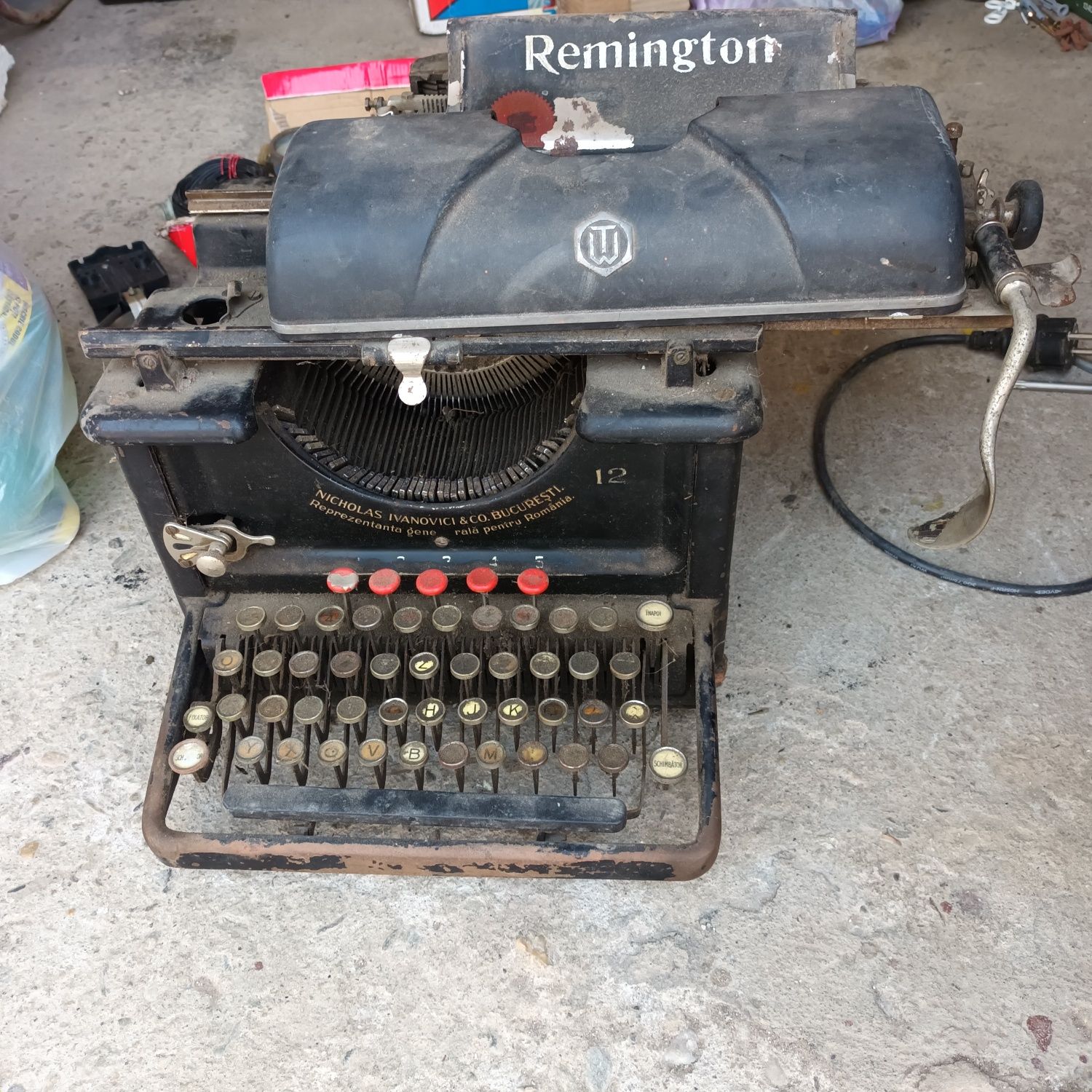 Mașină scris antică Remington