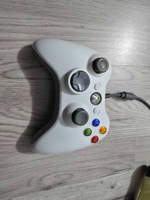 Vand Xbox360 cu 47 jocuri