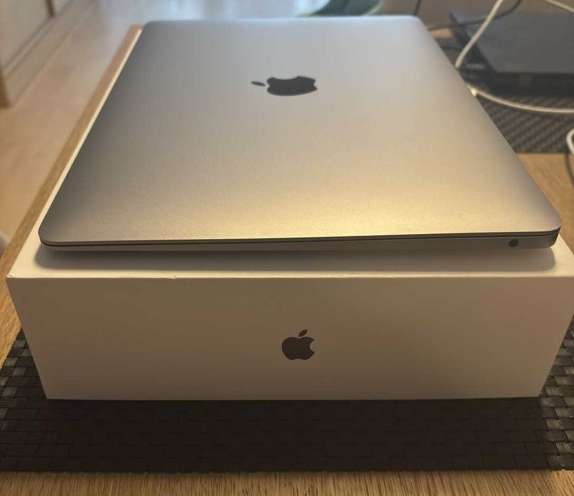 Apple MacBook Air