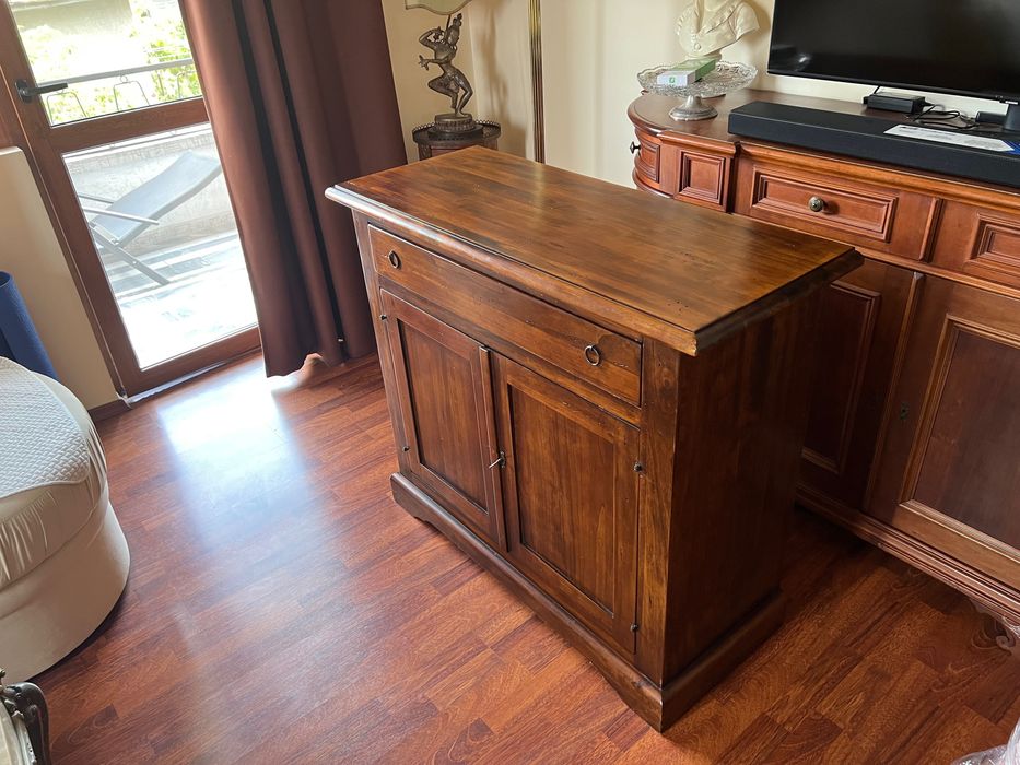 Старинен бюфет от орех Arte povera