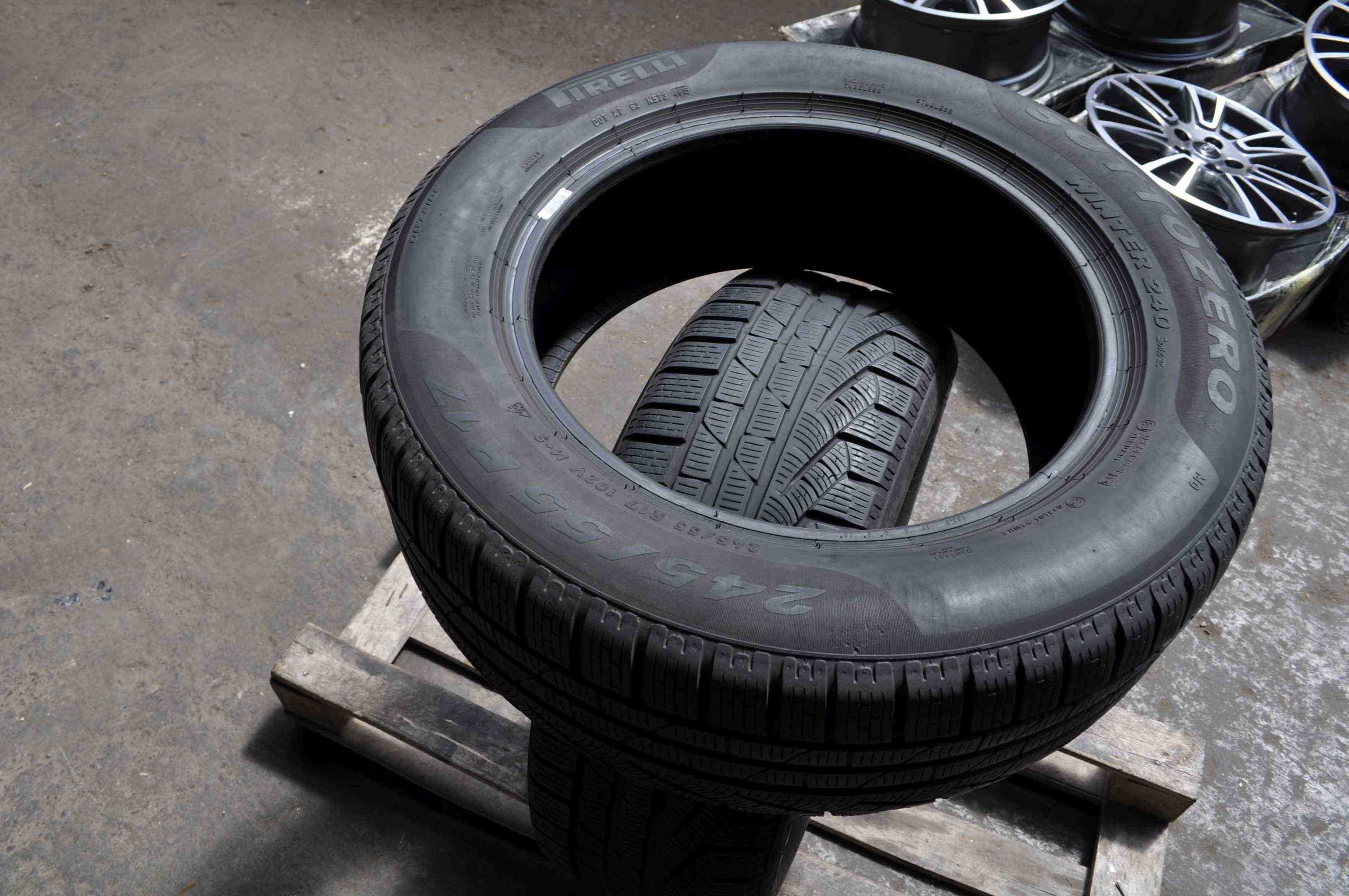 SET 2 Anvelope Iarna 245/55 R17 PIRELLI Sottozero Winter 240