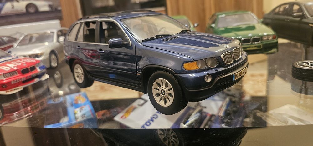 Мащабен модел BMW X5 E53