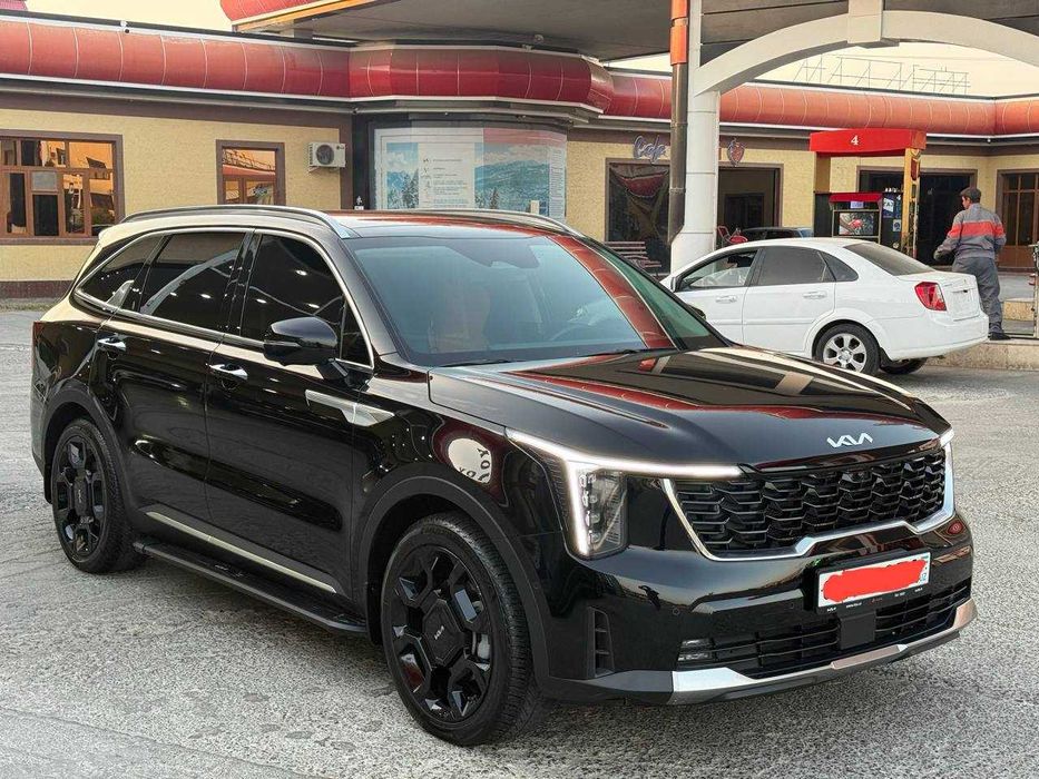 Kia Sorento 2024 г. — 3.5 л - 7 местная.
