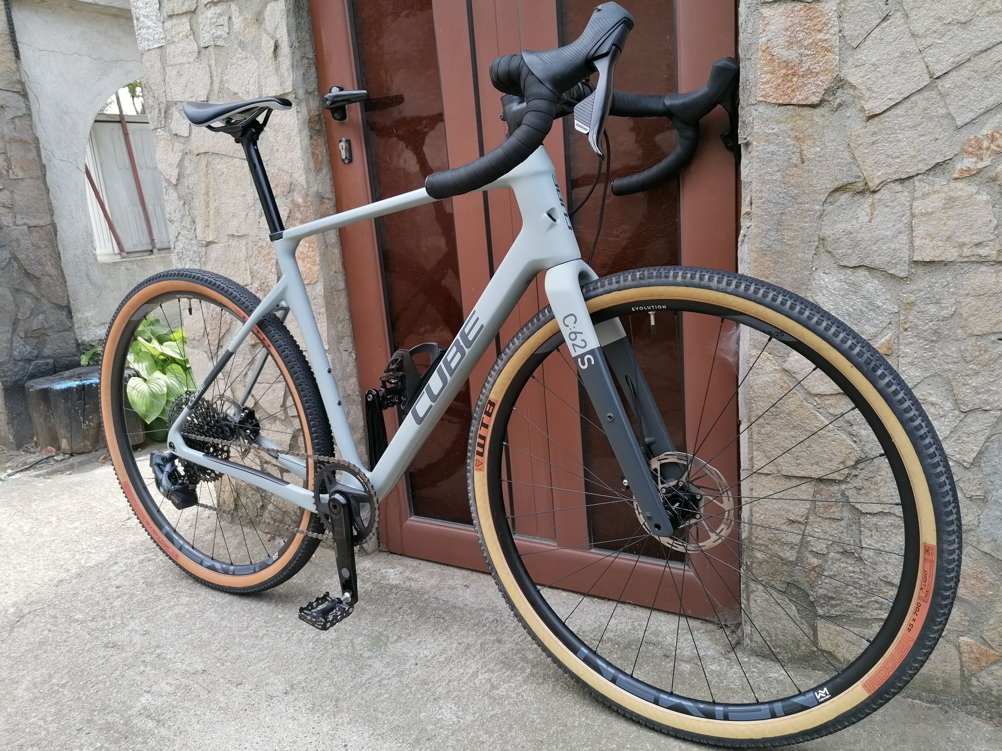 CUBE C:62S Гравел 8,4 кг. Sram GX 1*12