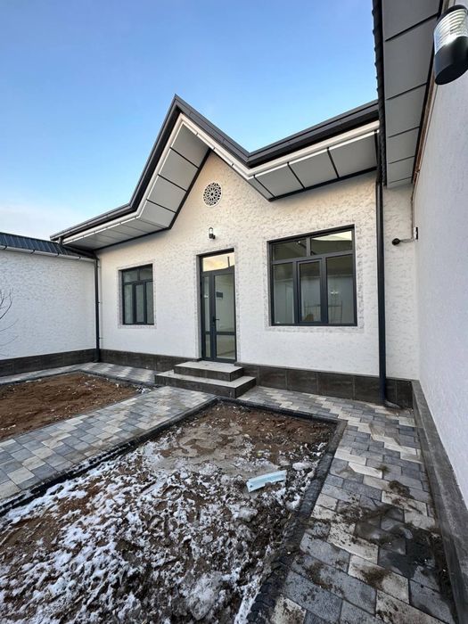 Срочна 4 хонали 2,5 сотихга курилган таййор янги уй сотилади.