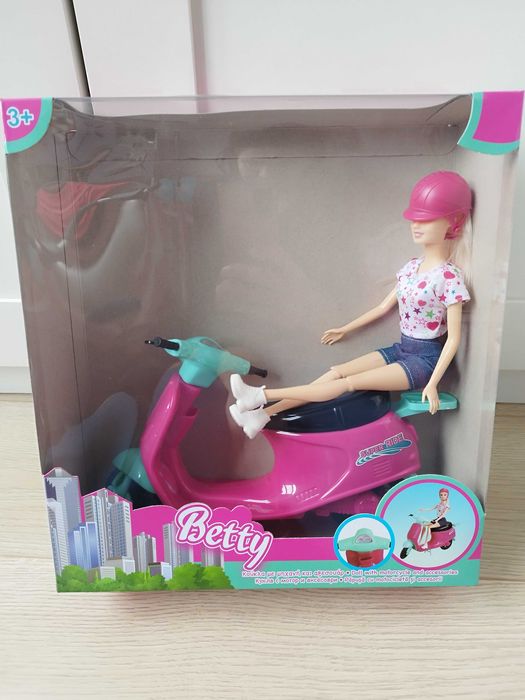 Нова кукла Барби с мотор