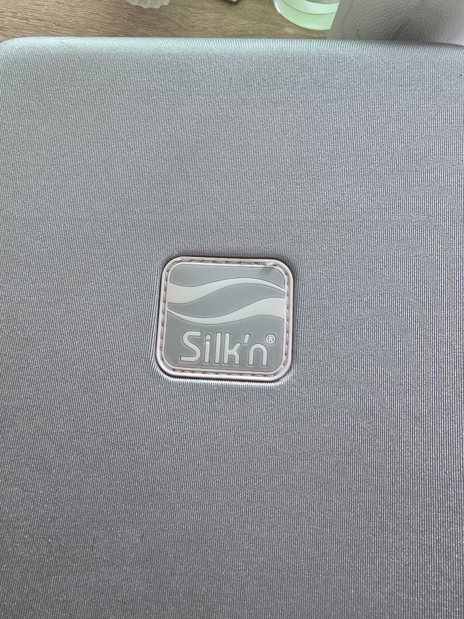 Фотоепилатор Silk n и почистваща станция
