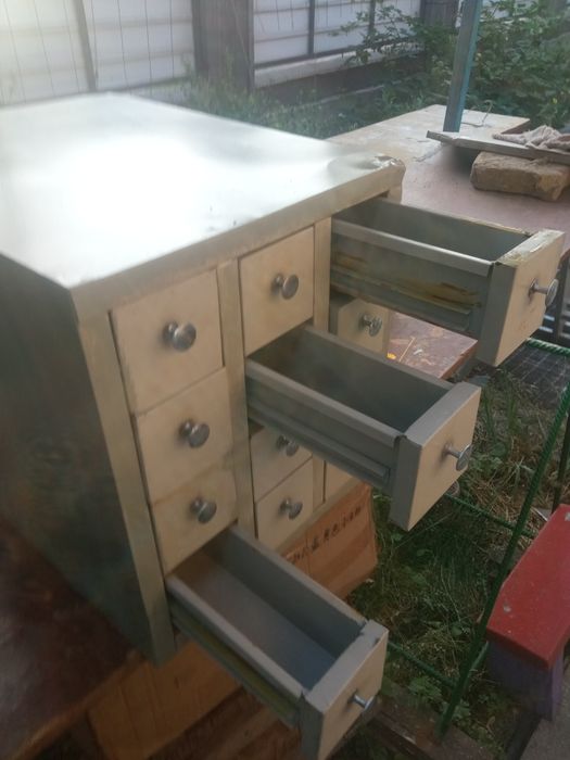 Продам.жел.ящики.с.ячейками.