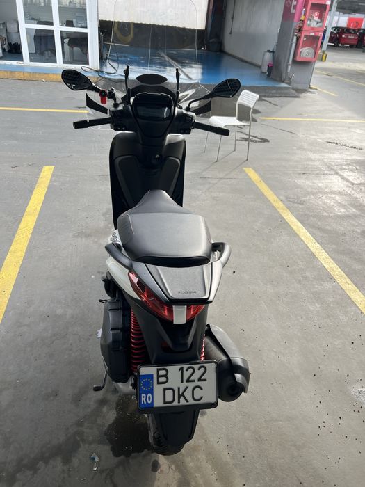 Vand scuter Piaggio Medley S 125