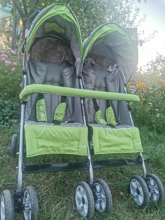 Carucior pentru gemeni