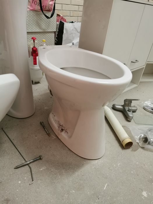 Vand Lavoar Chiuveta cu picior+ vas toaleta+port prosop