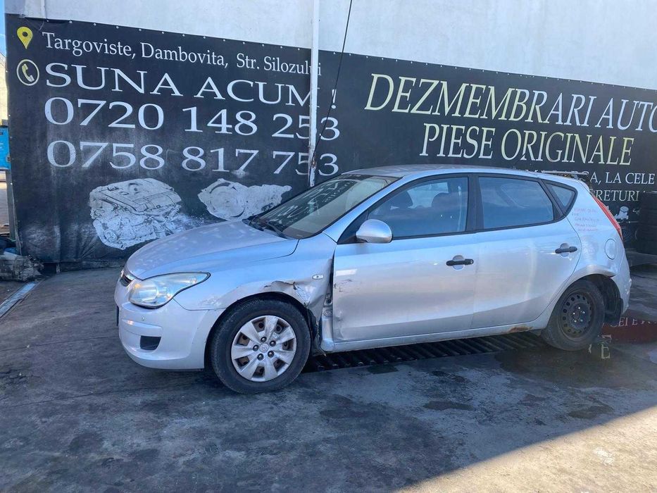 dezmembrez hyundai i30 cod motor g4fa/usa fata hyundai i30/hayon