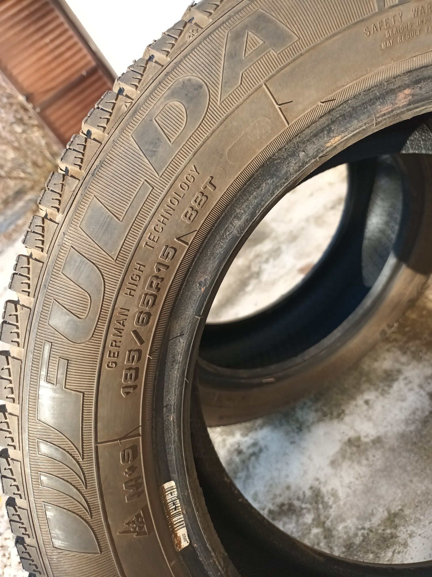 Продавам зимни гуми 185/65 R15
