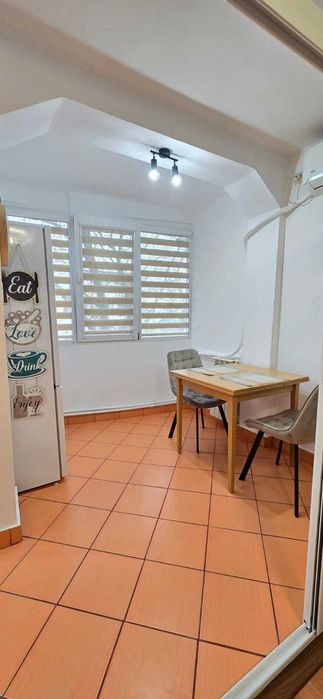 Inchiriez Garsoniera Et 3 Zona Policlinica