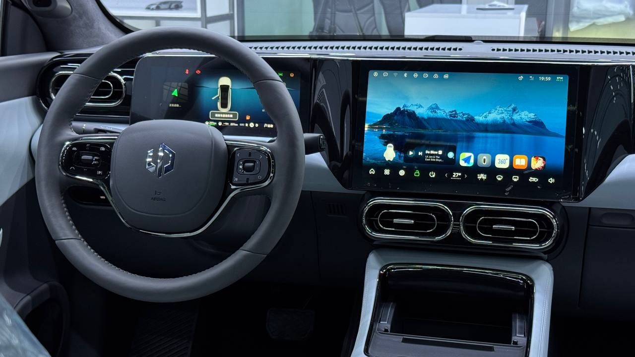 LeapMotor C01 Smart. Hybrid full.