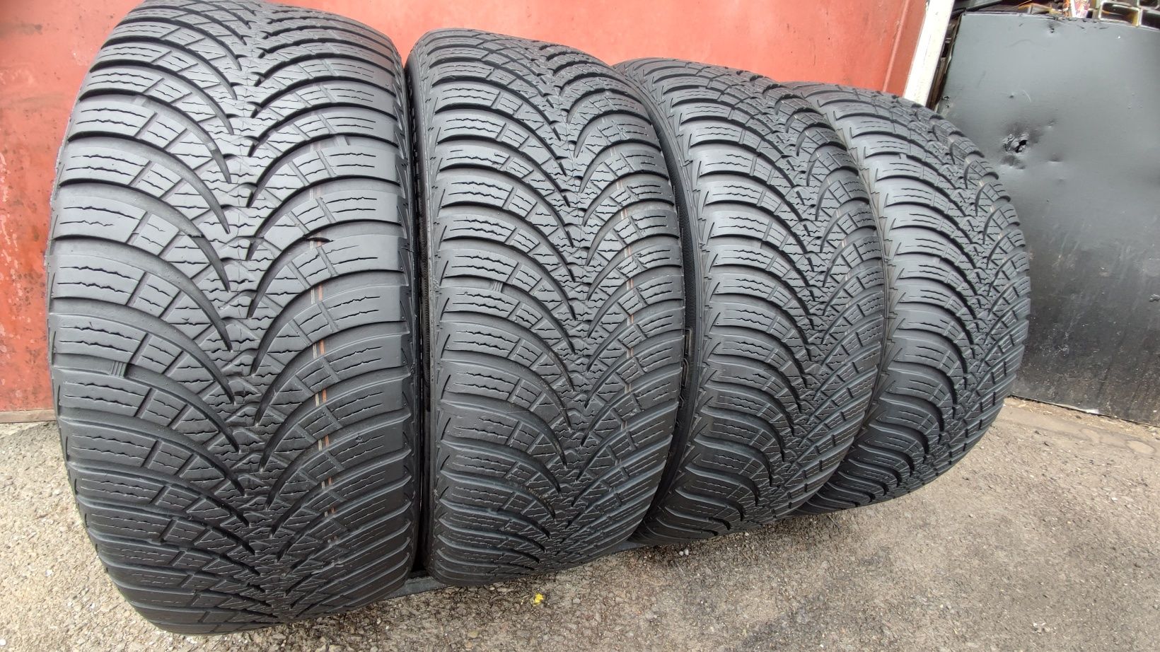 4бр. зимни гуми 205/55/16 ESA+ Tecar, dot22
dot22
6.96mm
Made in Franc