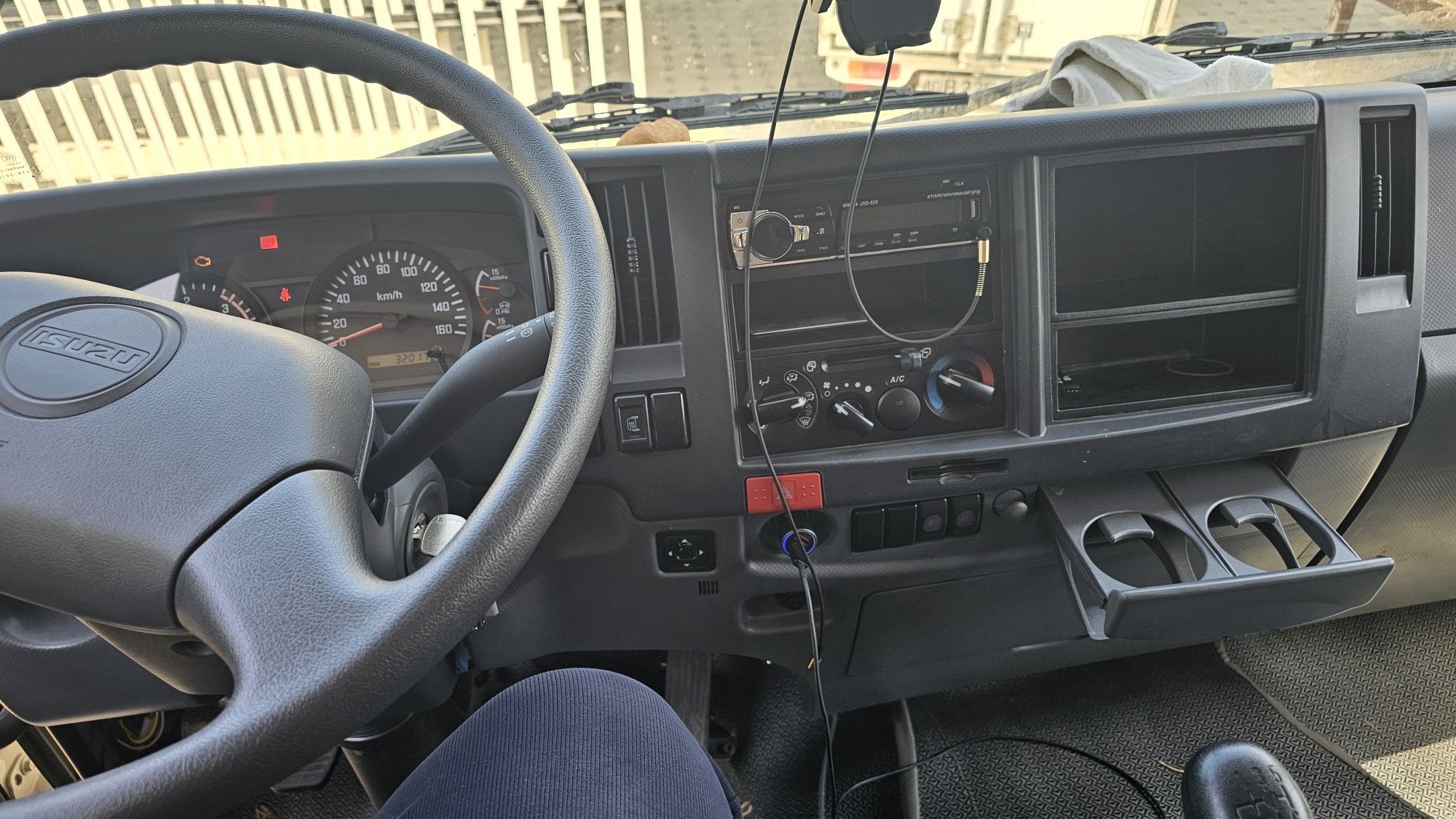 Yangi 35 ta yurgan Yili 24 ga 23  srochni Faqat naxtga Isuzu Isuzi 10
