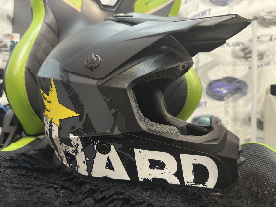 мотоциклетный профессиональный шлем