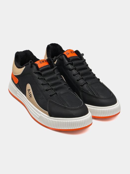 Erkaklar uchun qishki krossovkalar