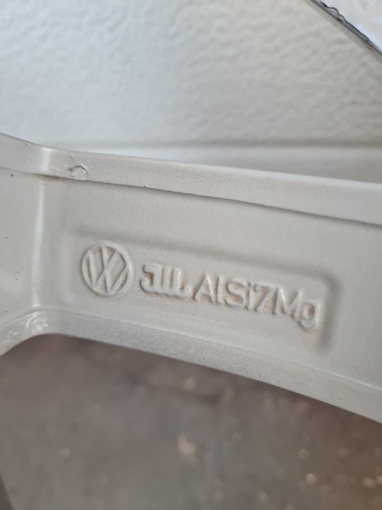 Оригинални джанти за ФОЛСВАГЕН VW R15 4x100 ET41 5.5J